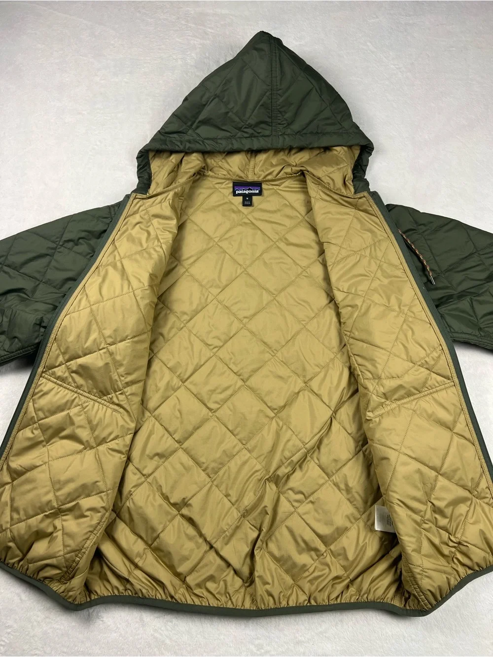 Patagonia Diamond Quilted Bomber Hoody Men’s Medium